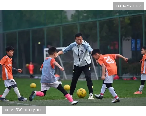 纪录片《飞翼的传承》本月上映，回顾足球历史上经典边路球员的传中艺术